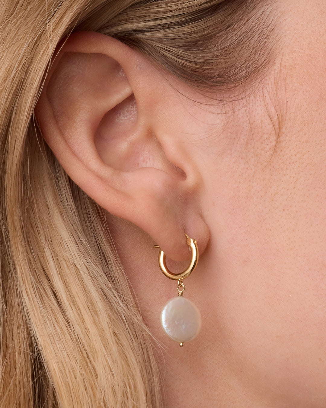 Reese Pearl Huggies || option::18k Gold Plated