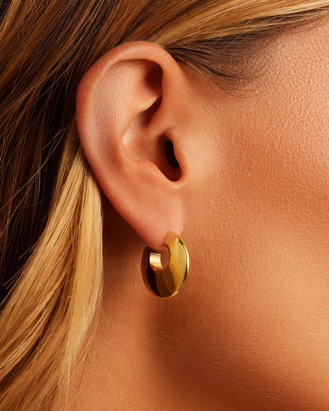 Paseo Arc Hoops || option::Gold Plated