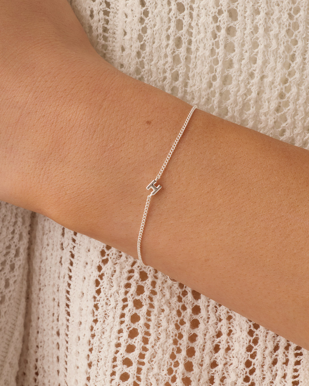 Wilder Mini Alphabet Bracelet || option:: Silver Plated, H