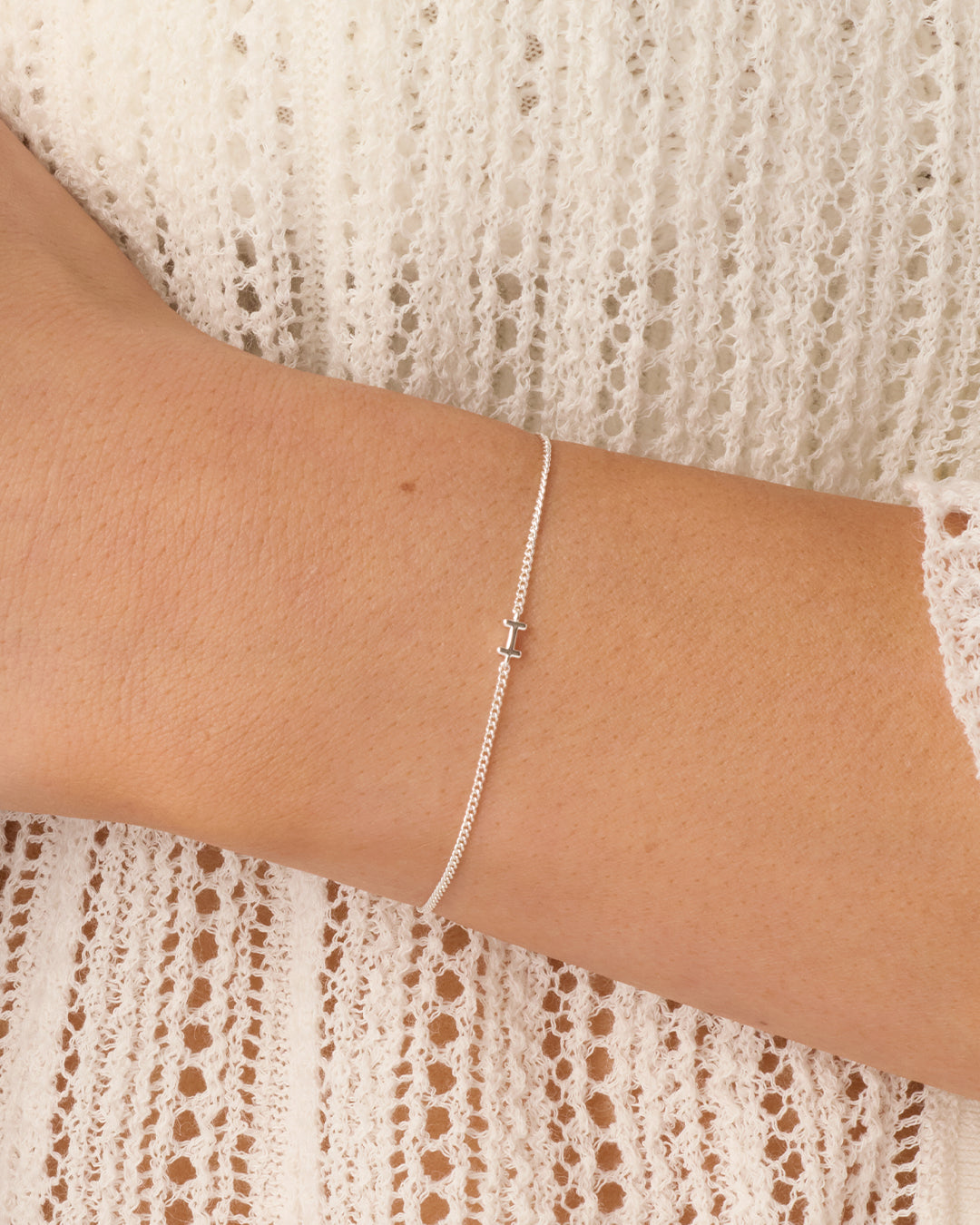 Wilder Mini Alphabet Bracelet || option:: Silver Plated, I