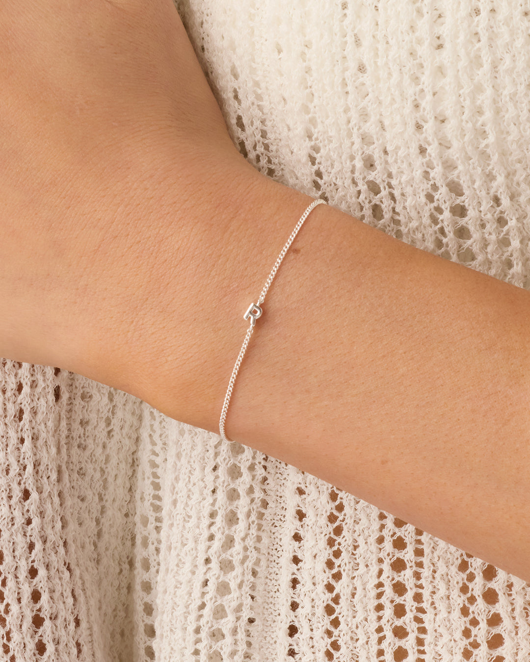 Wilder Mini Alphabet Bracelet || option:: Silver Plated, R