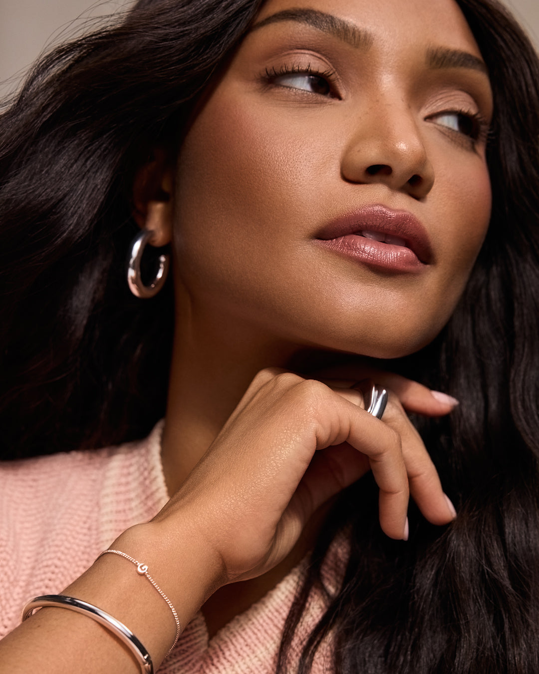 Wilder Mini Alphabet Bracelet || option:: Silver Plated, U