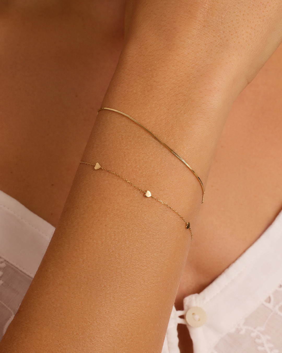 Amour 14k Yellow Gold 2mm Heart Link Baby Bracelet – 5 Inches, Unisex Infant
