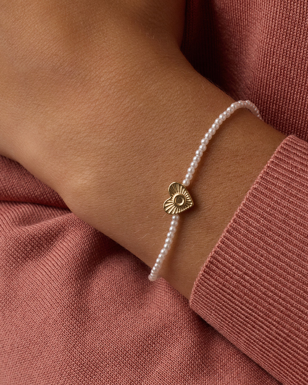 Pearl Vintage Heart Alphabet Bracelet || option::18k Gold Plated, O