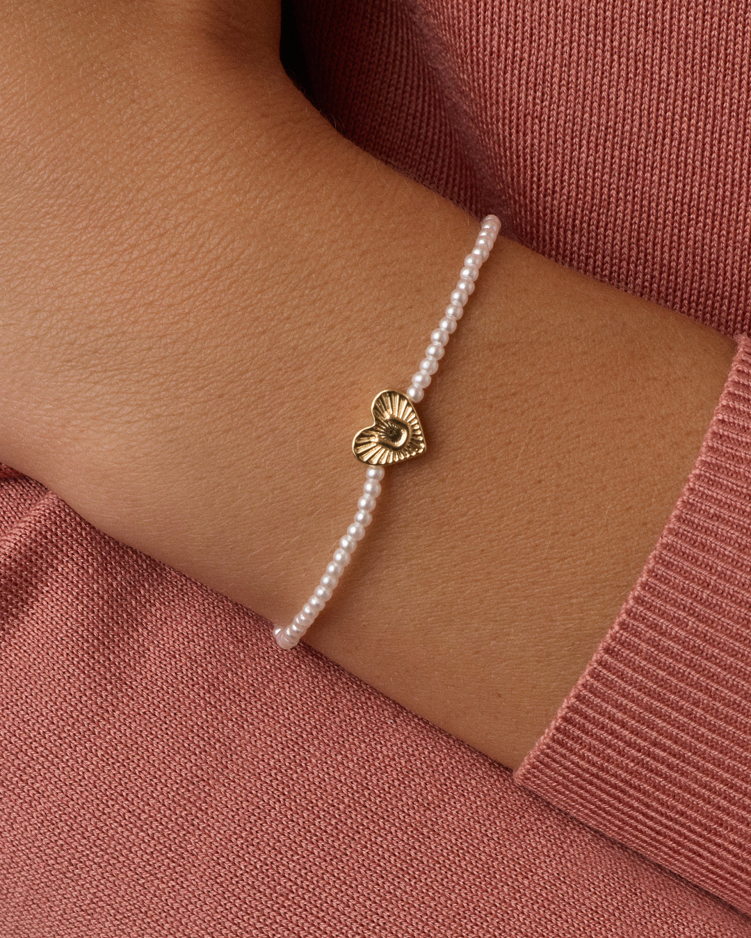 Pearl Vintage Heart Alphabet Bracelet || option::18k Gold Plated, U
