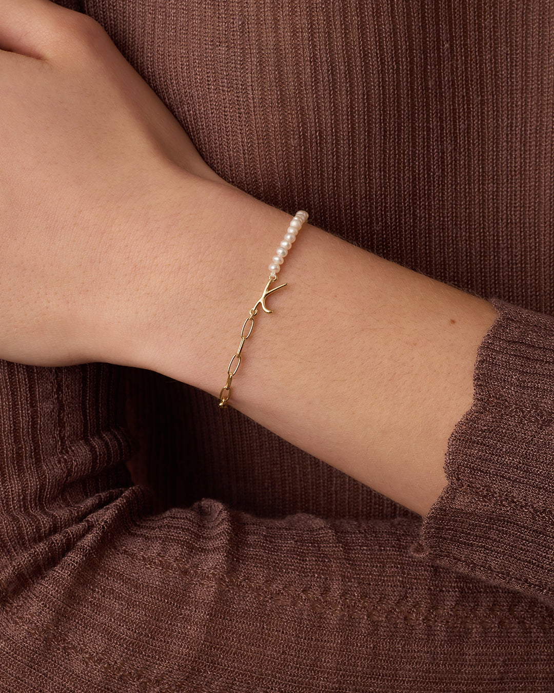 Lou Pearl Alphabet Bracelet || option::18k Gold Plated, X 