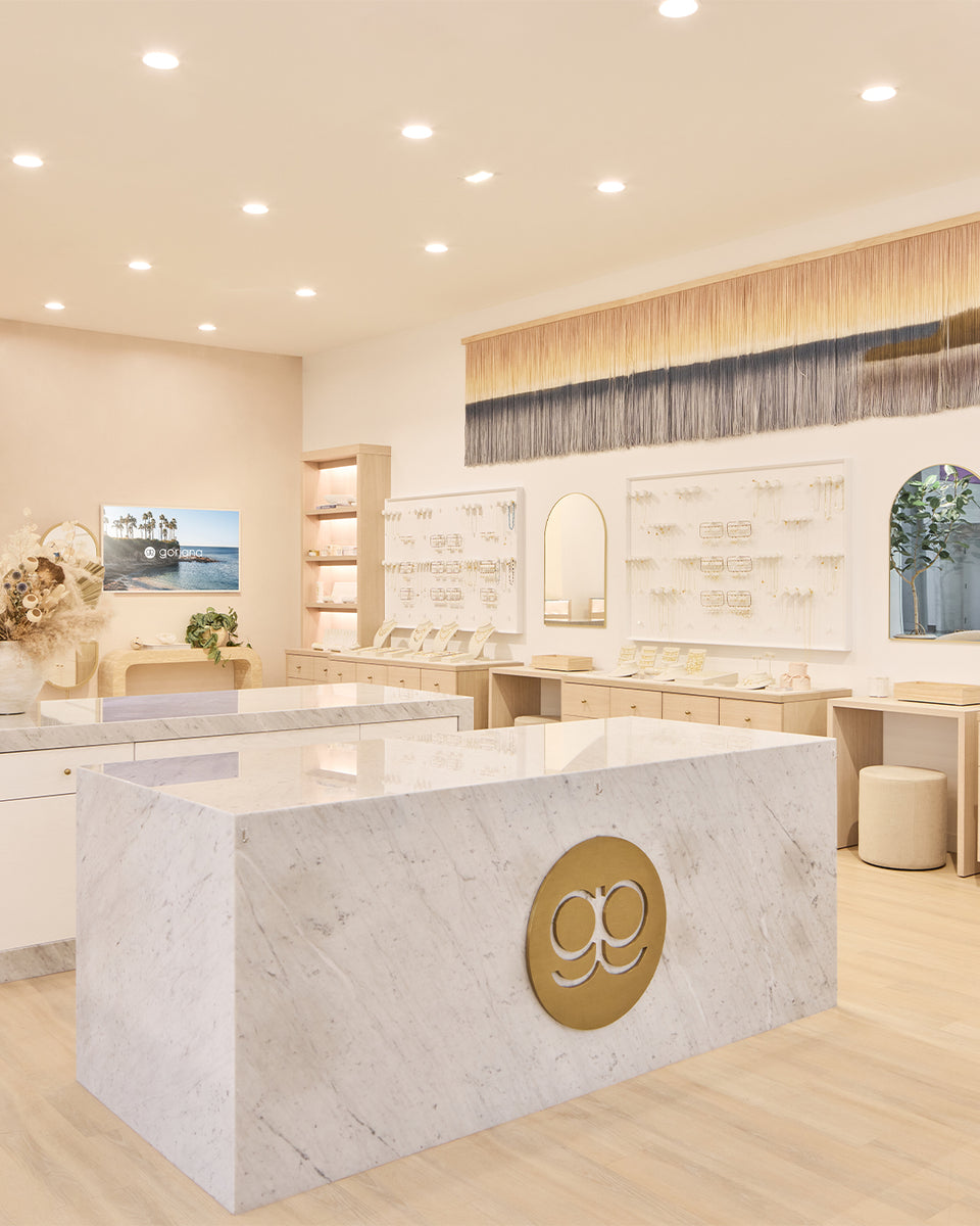 inside los cerritos store