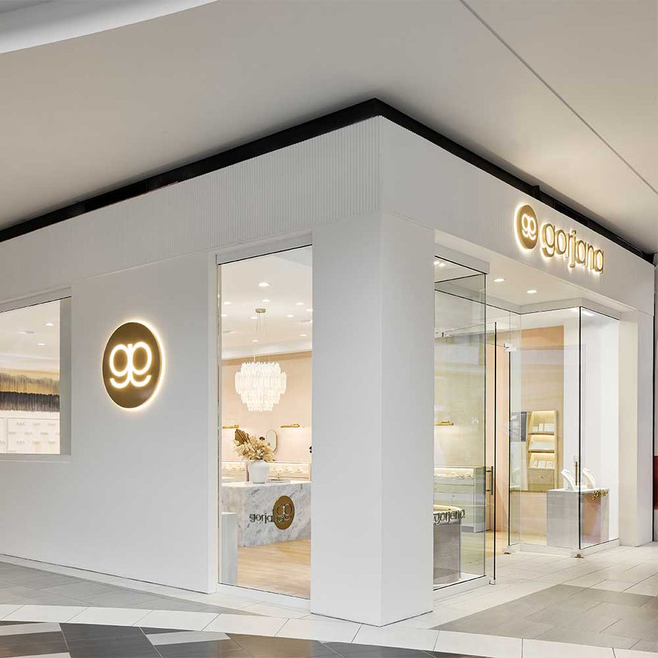 exterior of Del Amo store