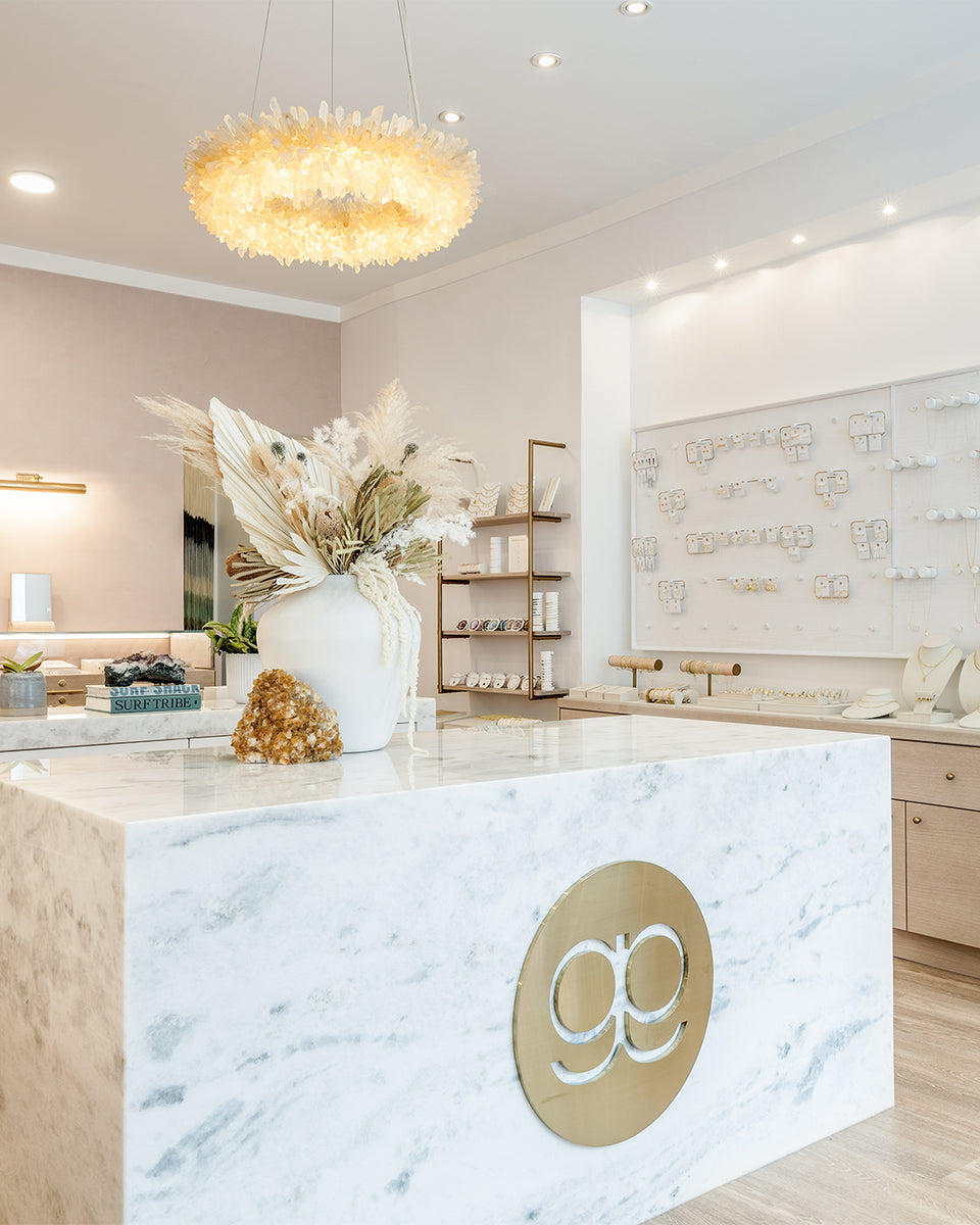 white marble counter with boho flower bouquet 