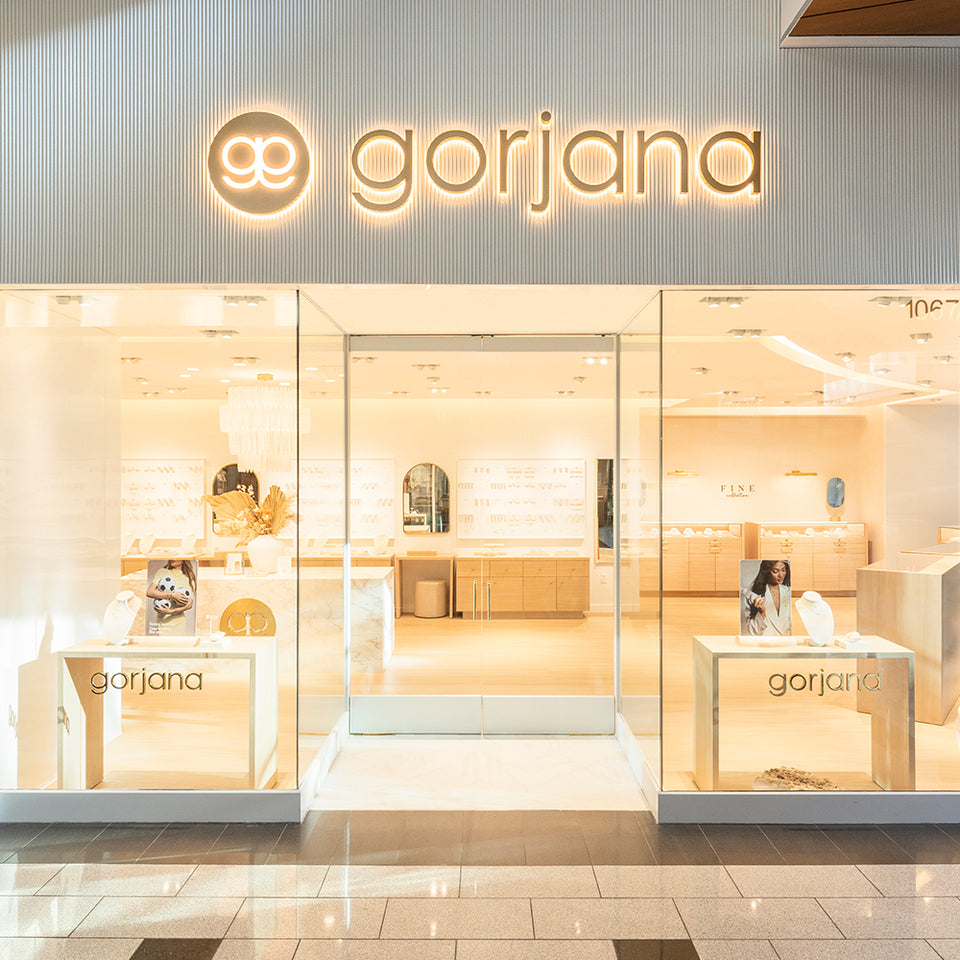 Roosevelt Field storefront