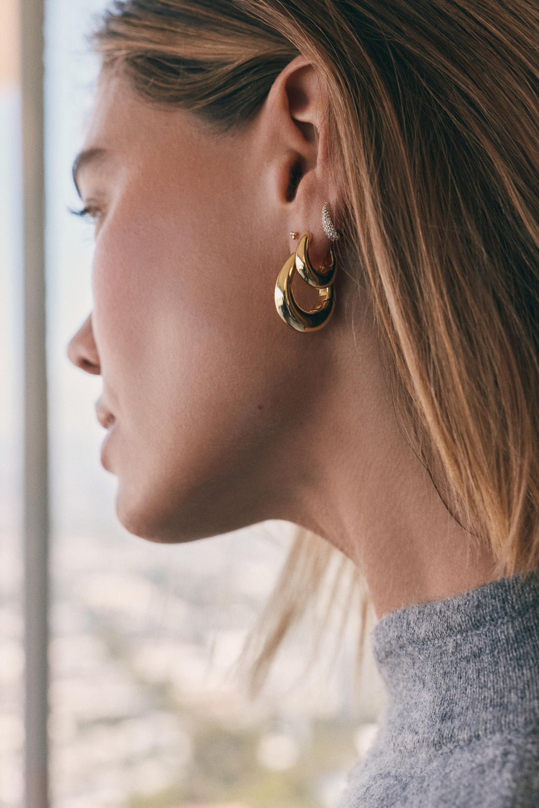 Lou Oval Hoops || option::18K Gold Plated