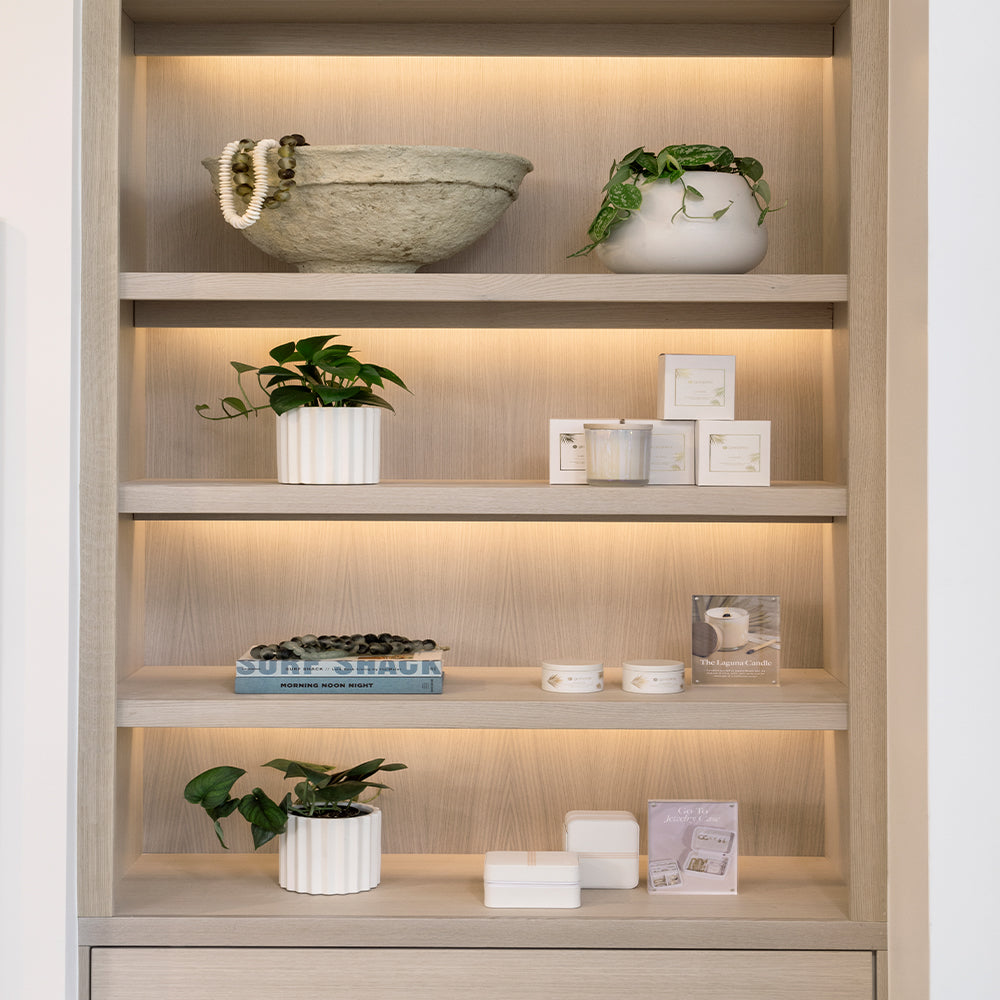 display and decor at gorjana retail location.