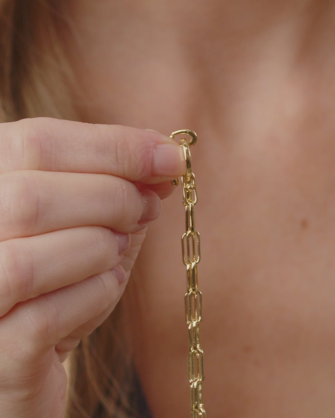how to clasp the charm clasp
