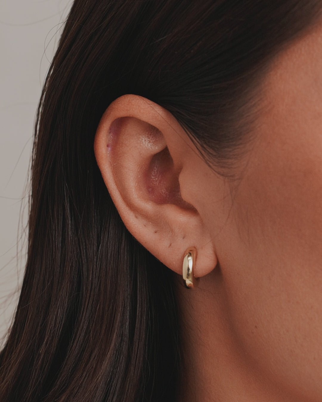 Lou Huggie Earring || option::14k Solid Gold