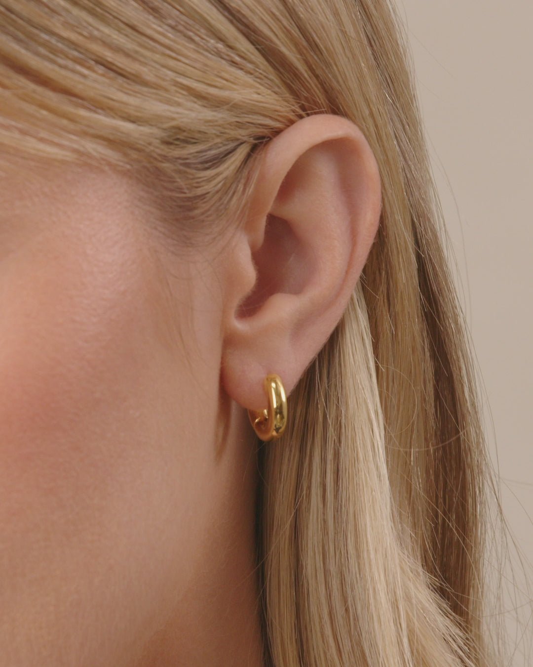 Gold | gorjana jewelry | Lou Huggie | small gold hoops | statement earrings | chunky hoops