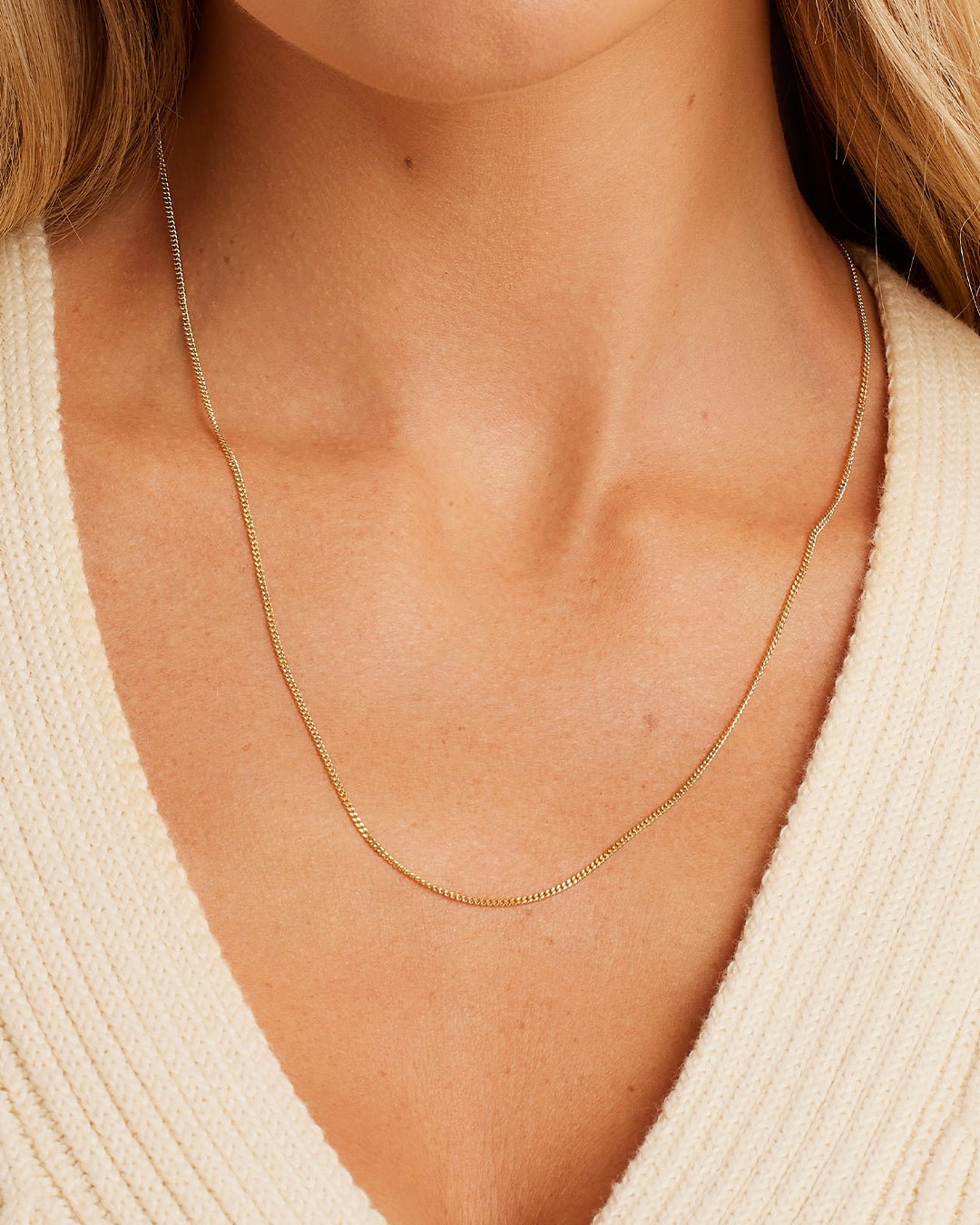 Woman wearing  Wilder Necklace || option::14k Solid Gold