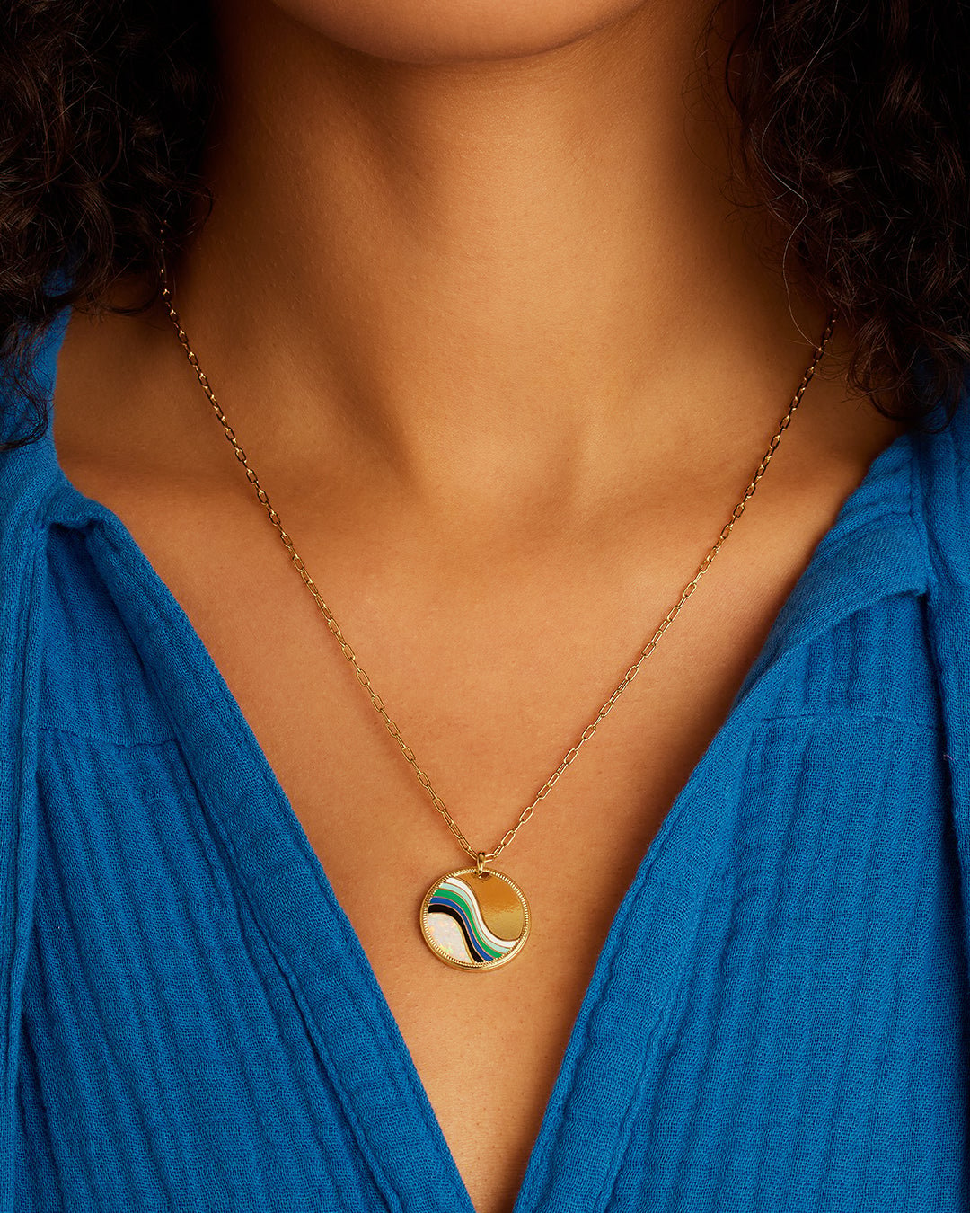 Woman wearing  Swell Pendant Necklace || option::Gold Plated
