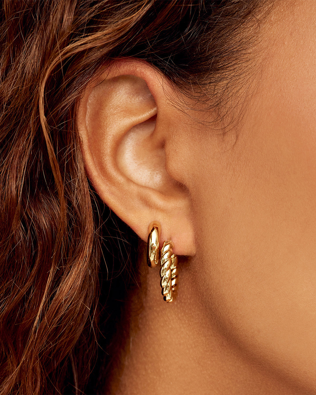 Esha 22KT Gold Hoop Earrings Jewellery India Online - CaratLane.com